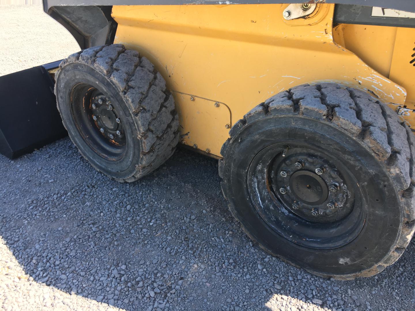 ./imagenes/INVOICE/2019/17117/MINICARGADOR JOHN DEERE 318E (27).JPG